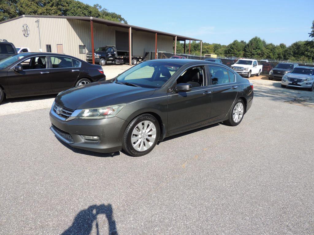 2013 Honda Accord - $6,999