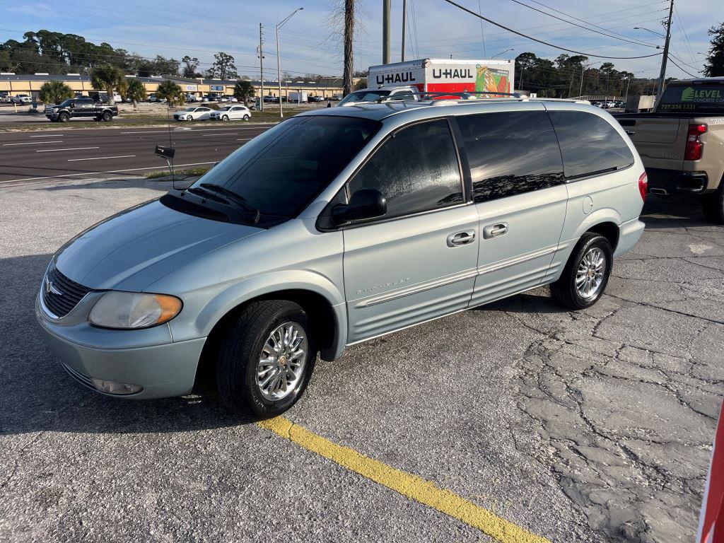 2001 Chrysler Town & Country Limited photo