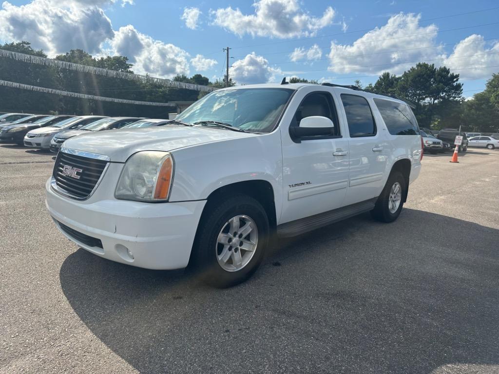 2010 GMC Yukon XL SLT 1500 photo