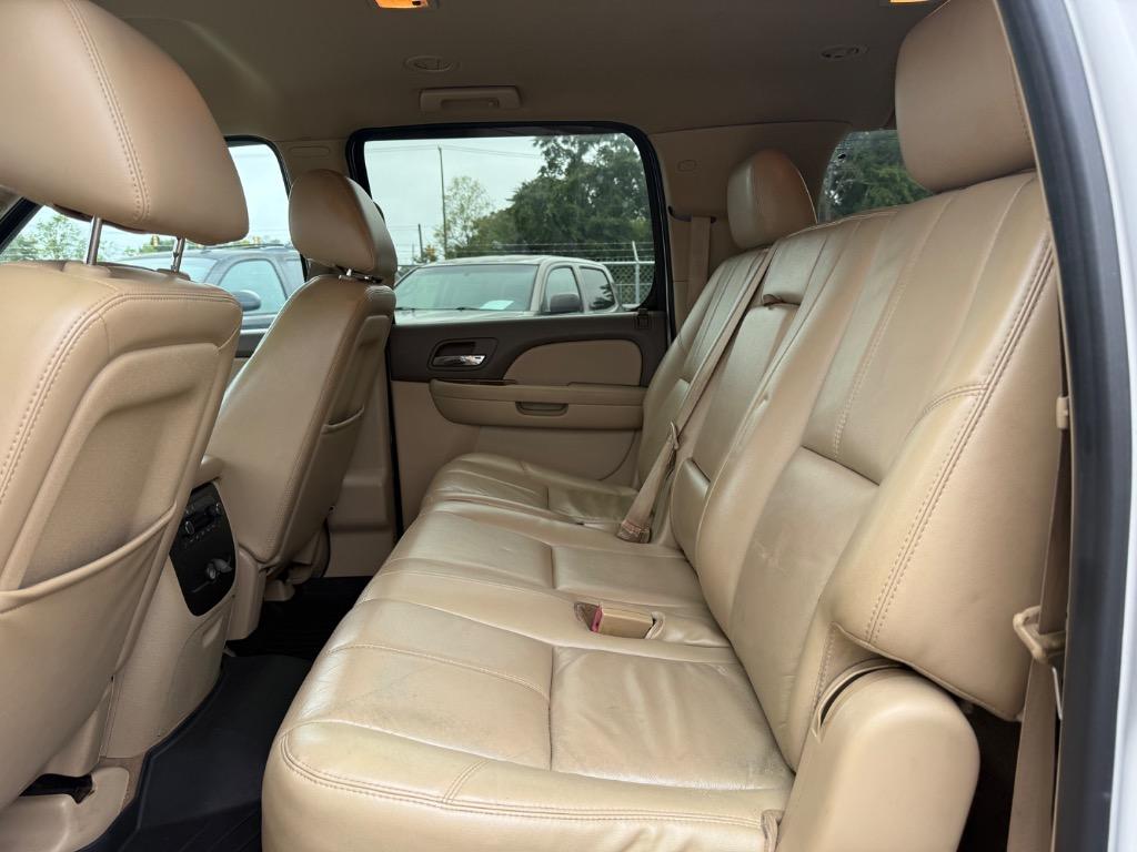 2011 Chevrolet Suburban - $10,800