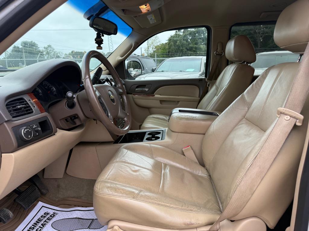 2011 Chevrolet Suburban - $10,800