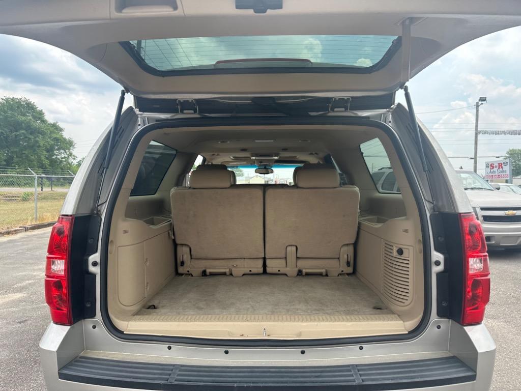 2009 Chevrolet Suburban - $8,200