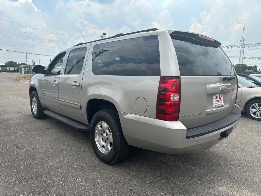 2009 Chevrolet Suburban LT 1500 photo