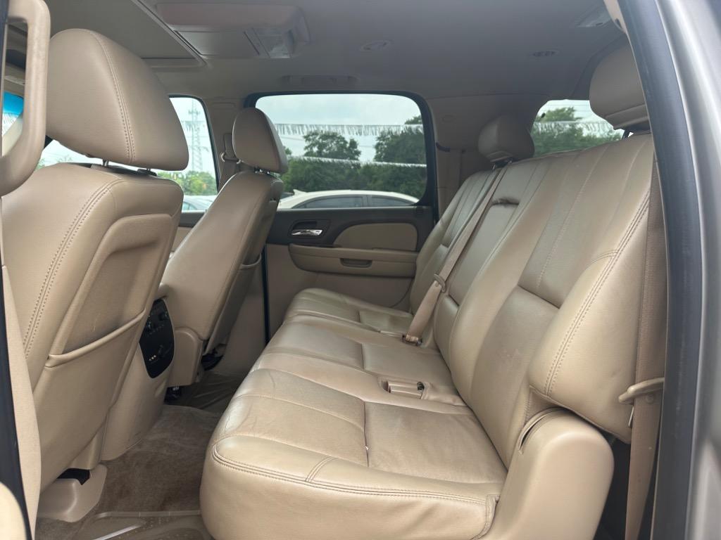 2009 Chevrolet Suburban - $8,200