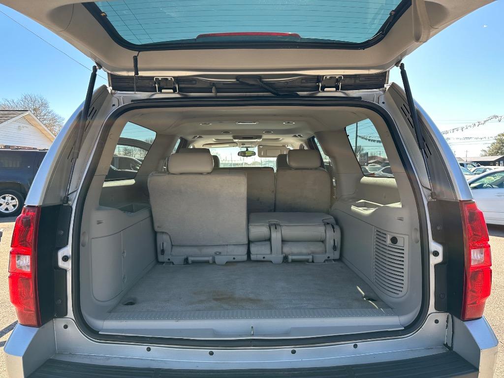 2010 Chevrolet Suburban LT 1500 photo