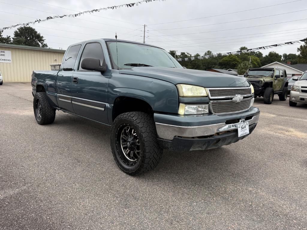 2006 Chevrolet Silverado - $9,200
