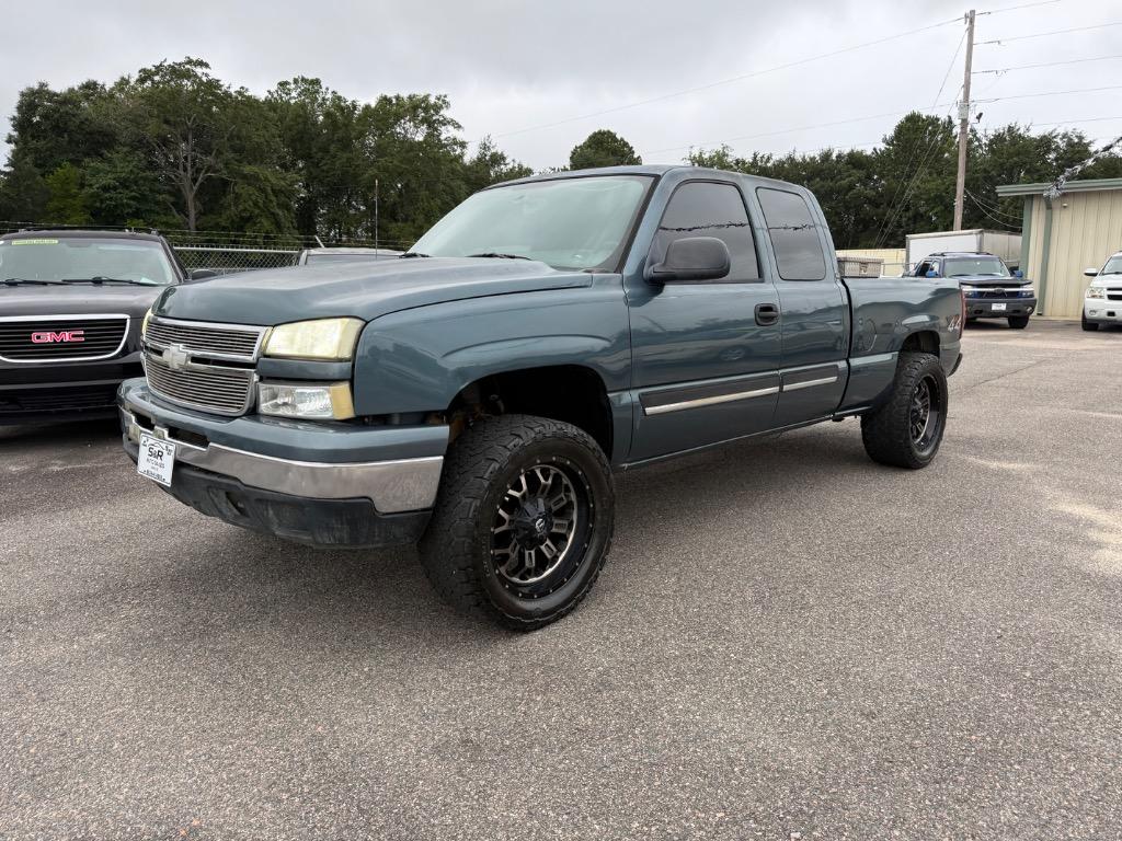 2006 Chevrolet Silverado - $9,200