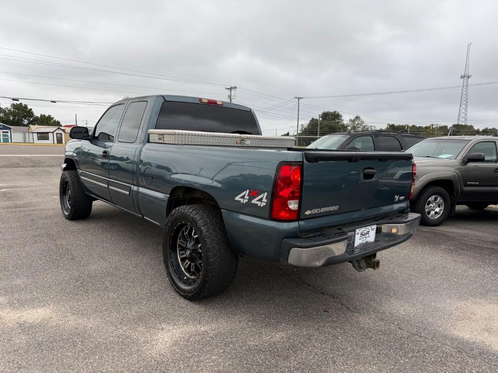 2006 Chevrolet Silverado - $9,200