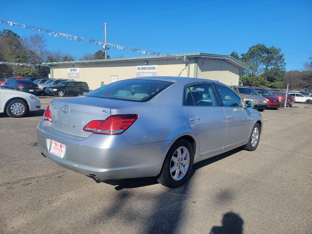 2006 Toyota Avalon XL photo