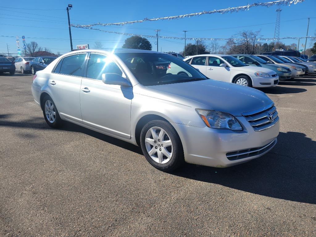 2006 Toyota Avalon - $7,995