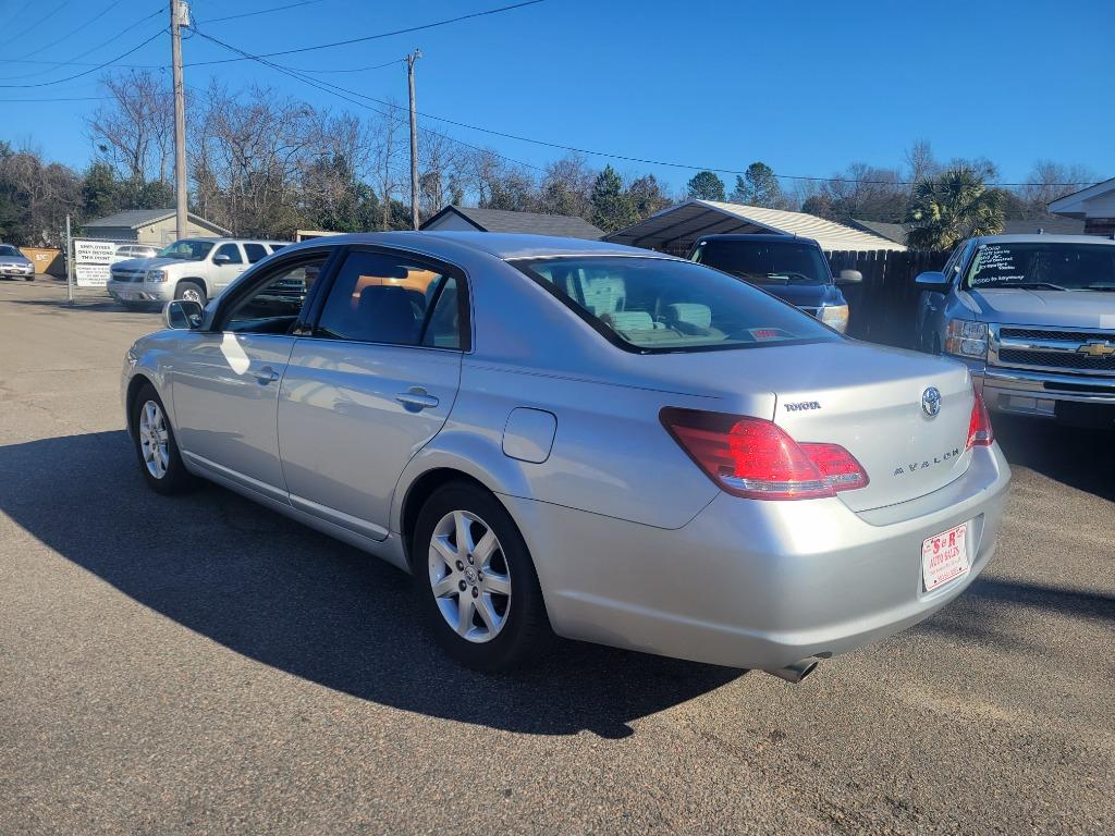 2006 Toyota Avalon - $7,995