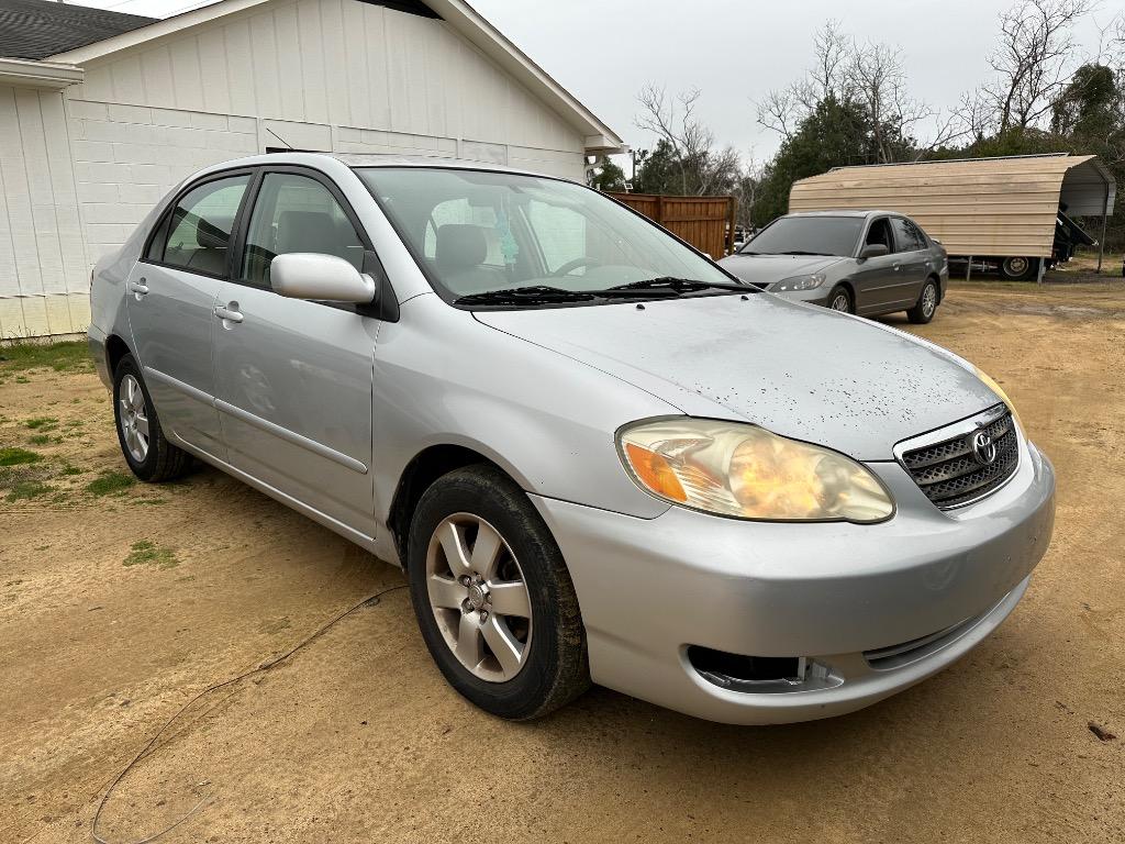 2005 Toyota Corolla CE photo