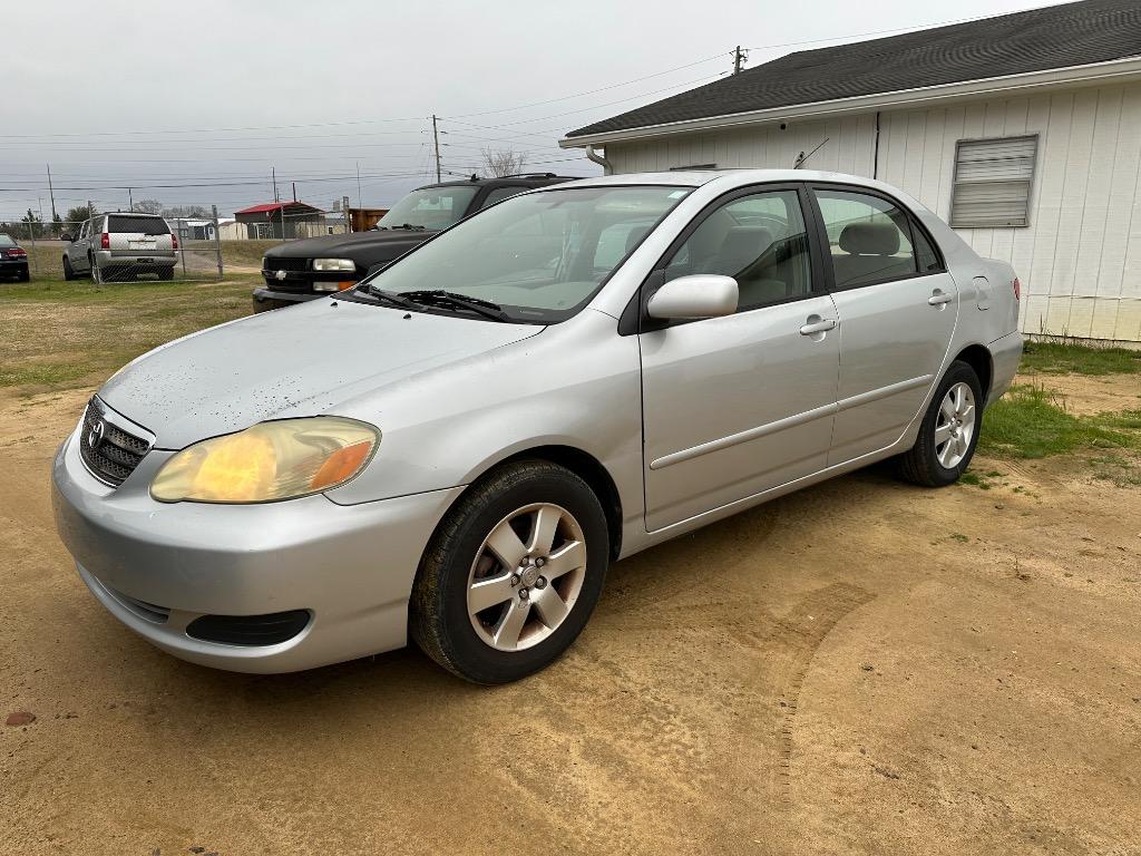 2005 Toyota Corolla CE photo