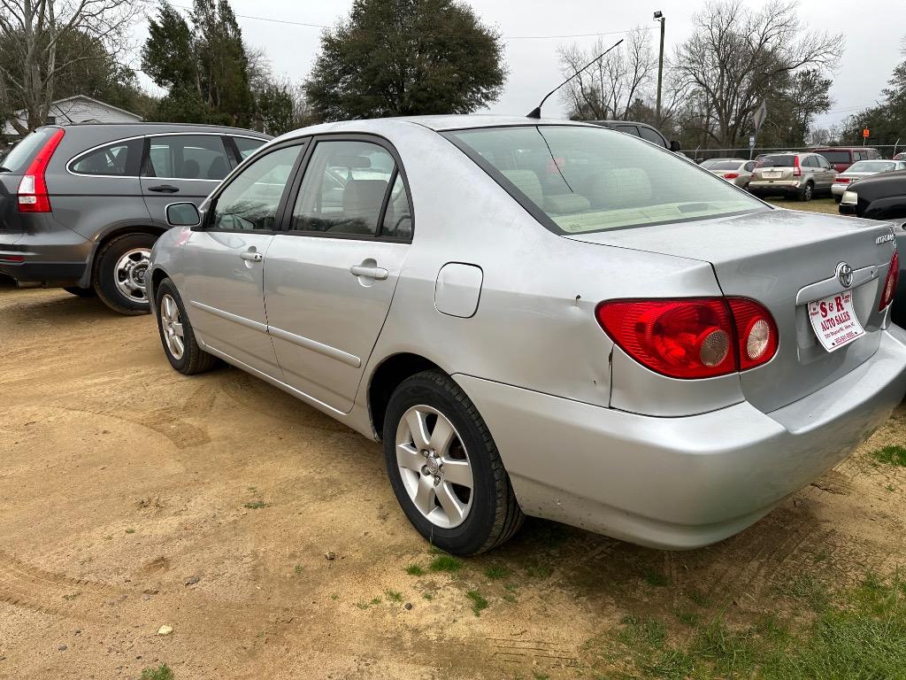 2005 Toyota Corolla CE photo