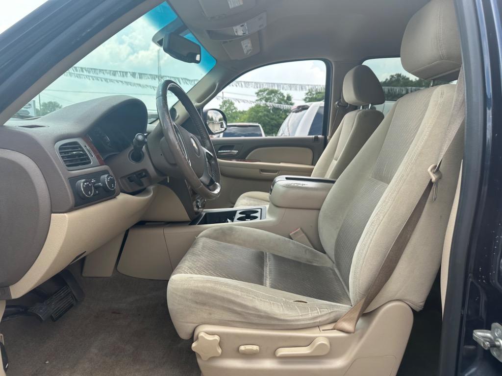 2009 Chevrolet Suburban LT 1500 photo