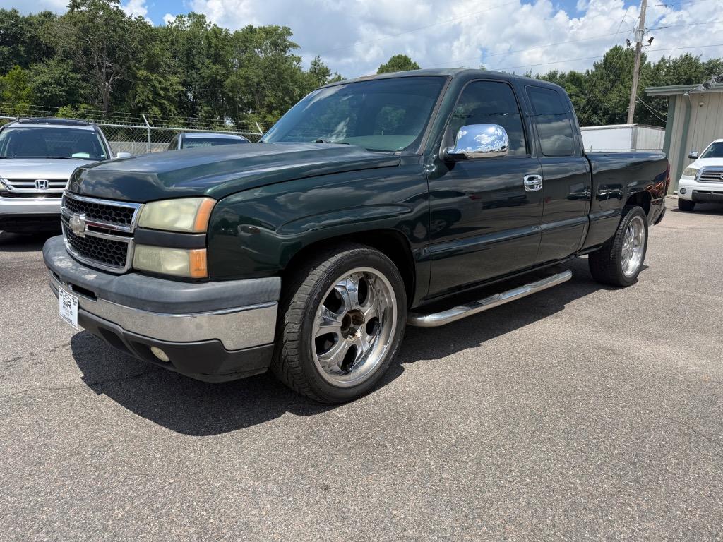 2007 Chevrolet Silverado - $7,200
