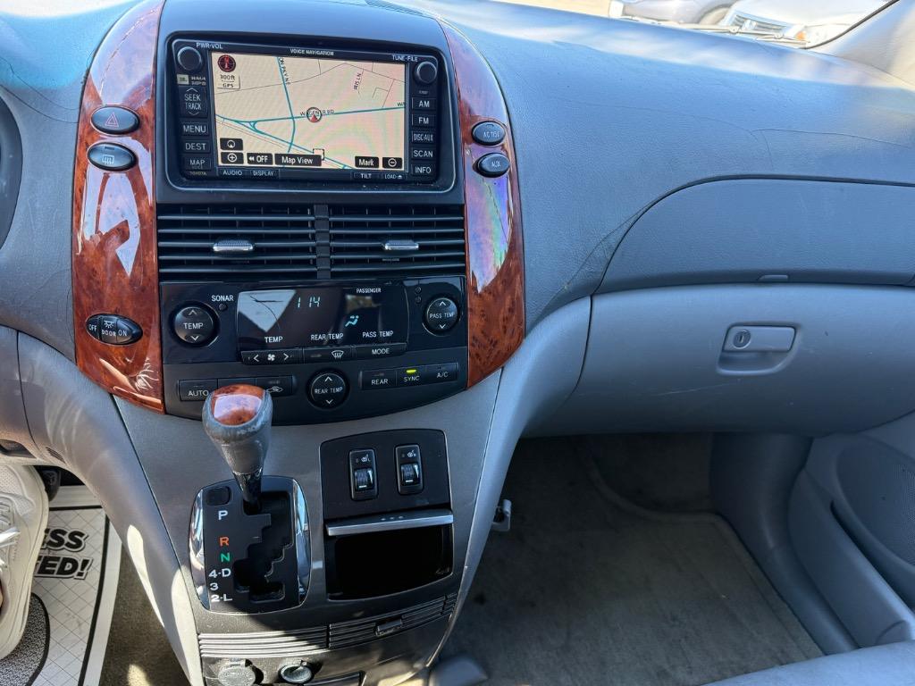 2006 Toyota Sienna - $7,500