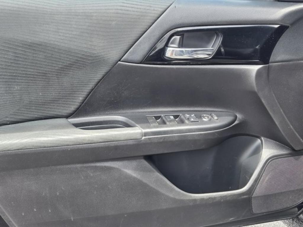 2017 Honda Accord - $12,995