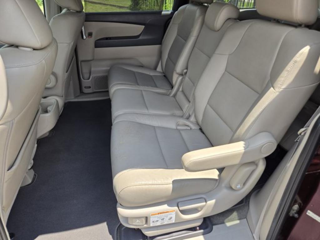 2015 Honda Odyssey - $14,995