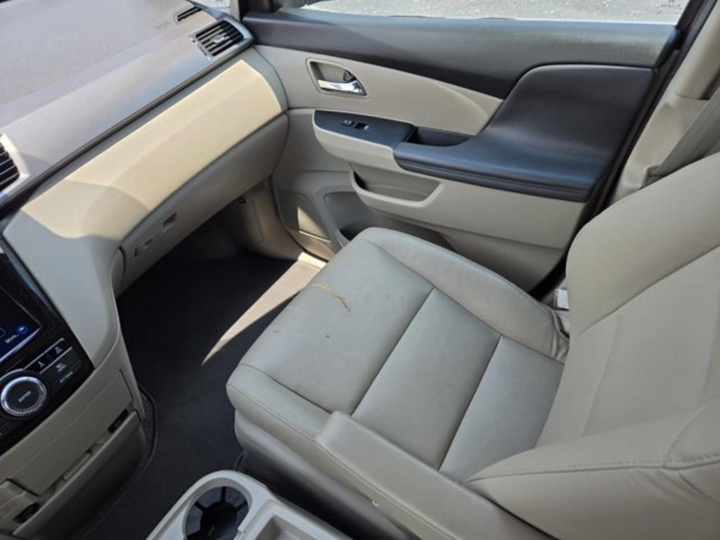 2015 Honda Odyssey - $14,995