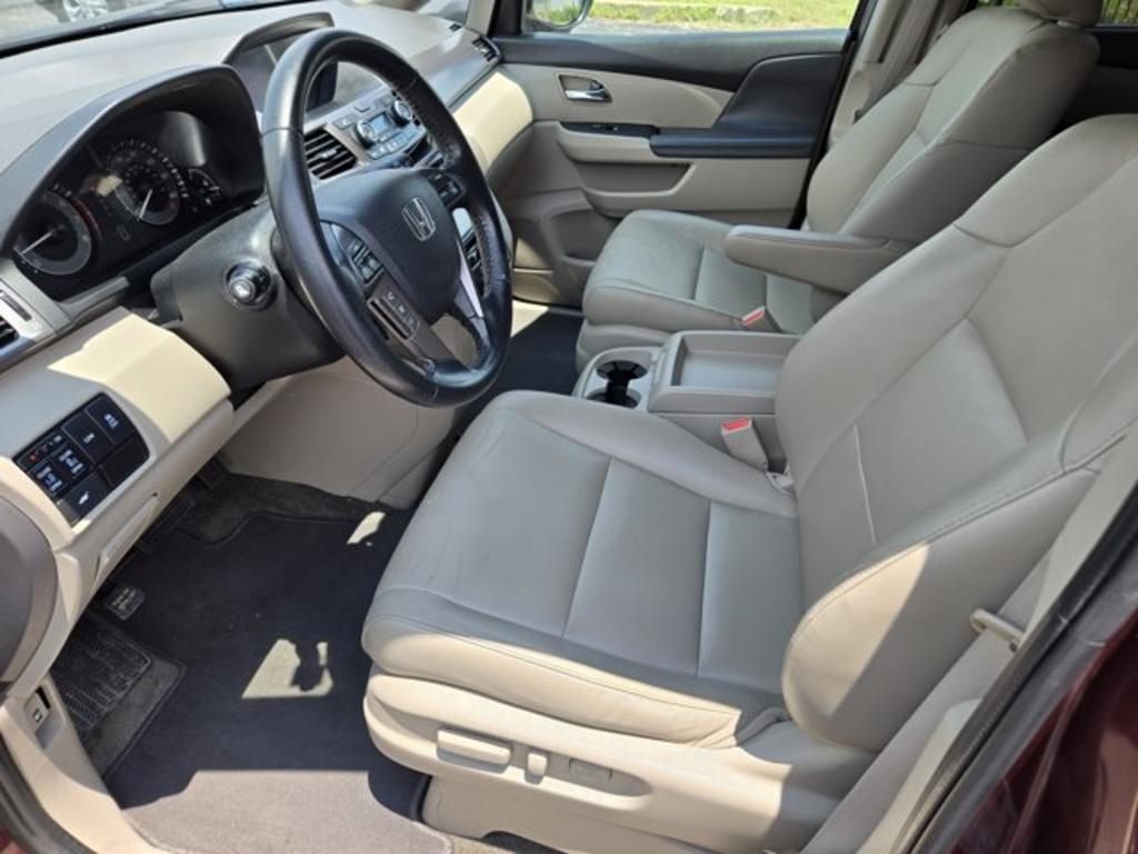 2015 Honda Odyssey - $14,995