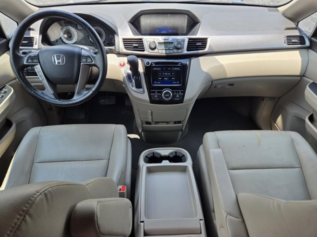 2015 Honda Odyssey - $14,995