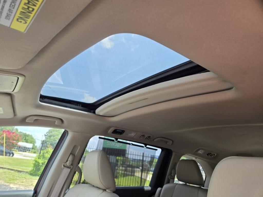 2015 Honda Odyssey - $14,995