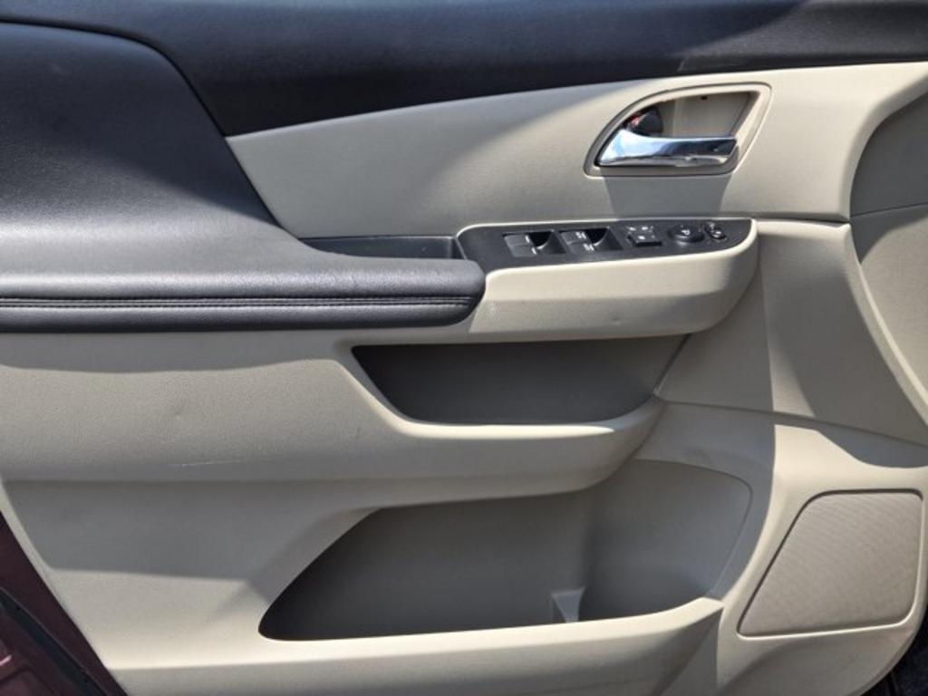 2015 Honda Odyssey - $14,995