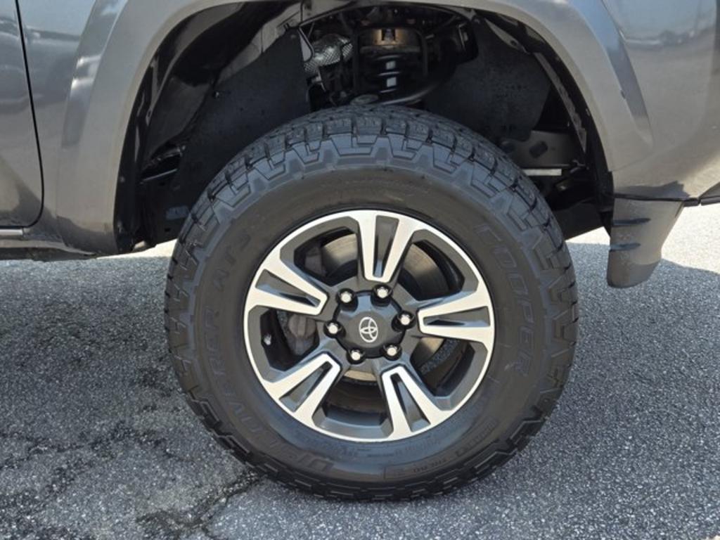 2016 Toyota Tacoma - $21,995