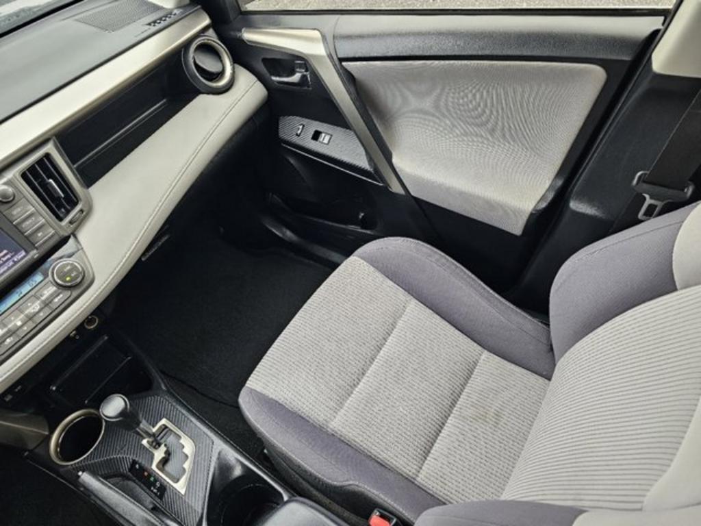 2014 Toyota RAV4 XLE photo