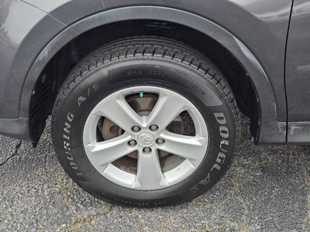 2014 Toyota RAV4 XLE photo
