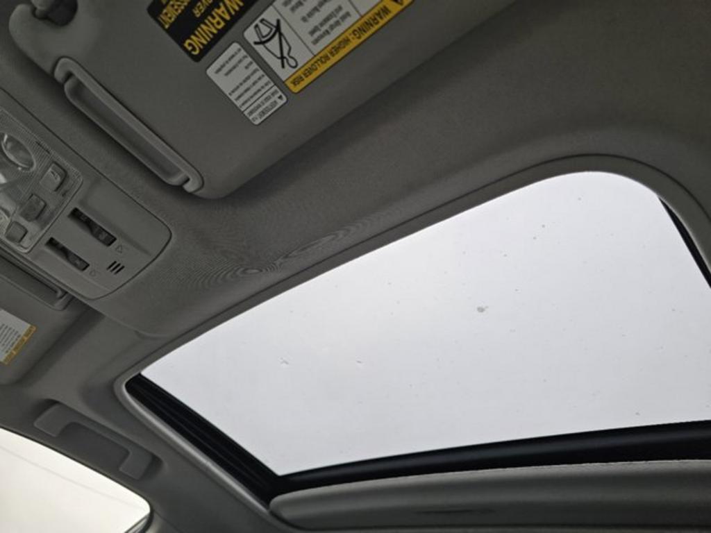 2014 Toyota RAV4 XLE photo
