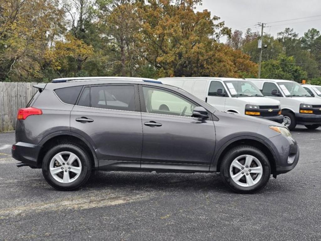 2014 Toyota RAV4 XLE photo