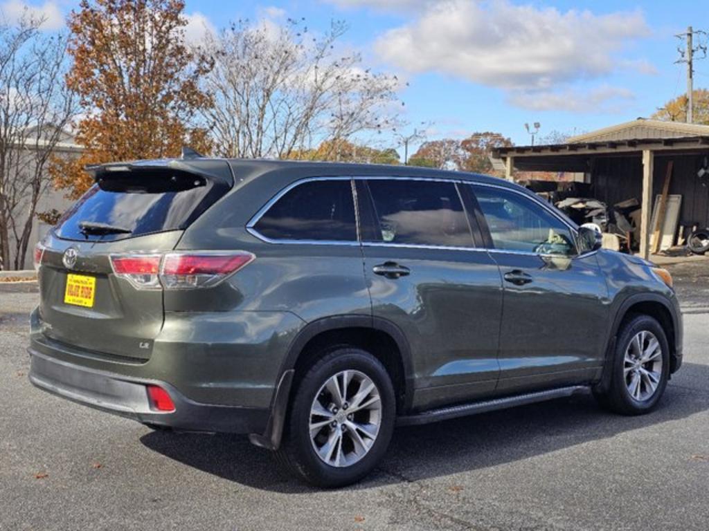 2014 Toyota Highlander LE photo