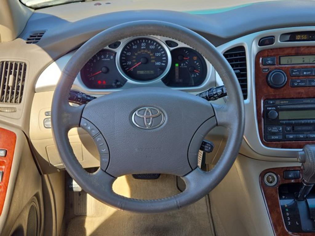 2004 Toyota Highlander photo
