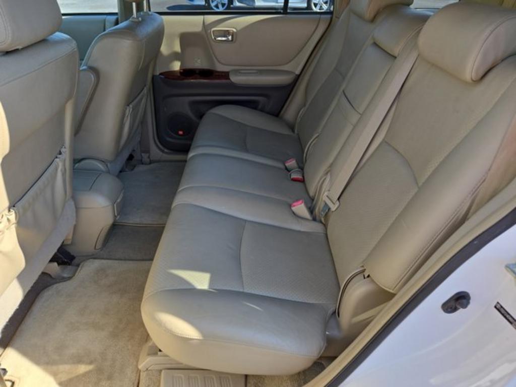 2004 Toyota Highlander photo