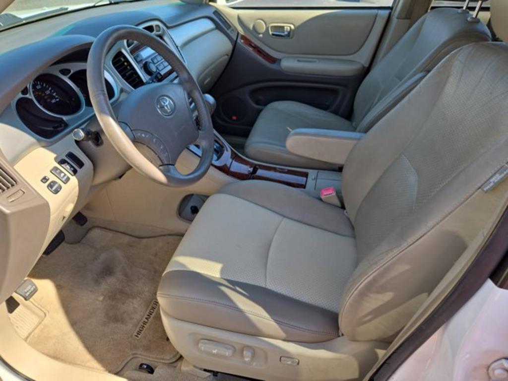 2004 Toyota Highlander photo