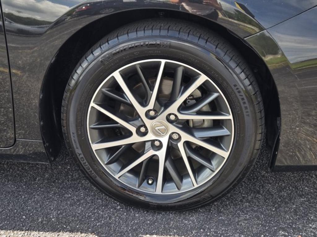 2016 Lexus ES - $15,995