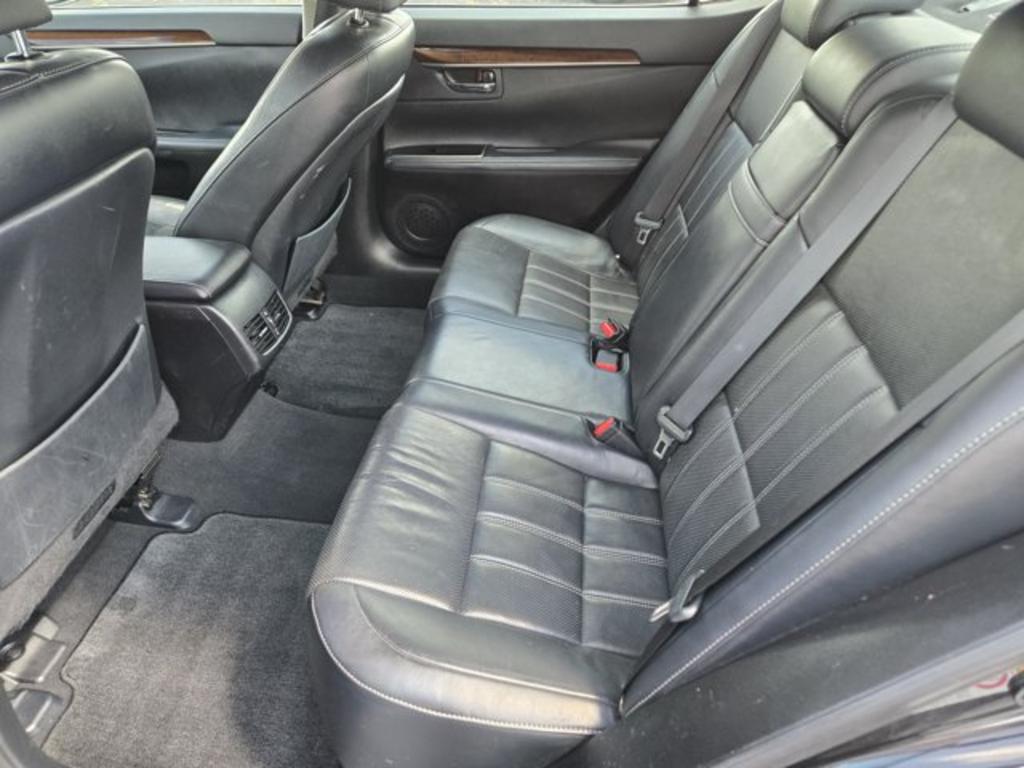 2016 Lexus ES - $15,995