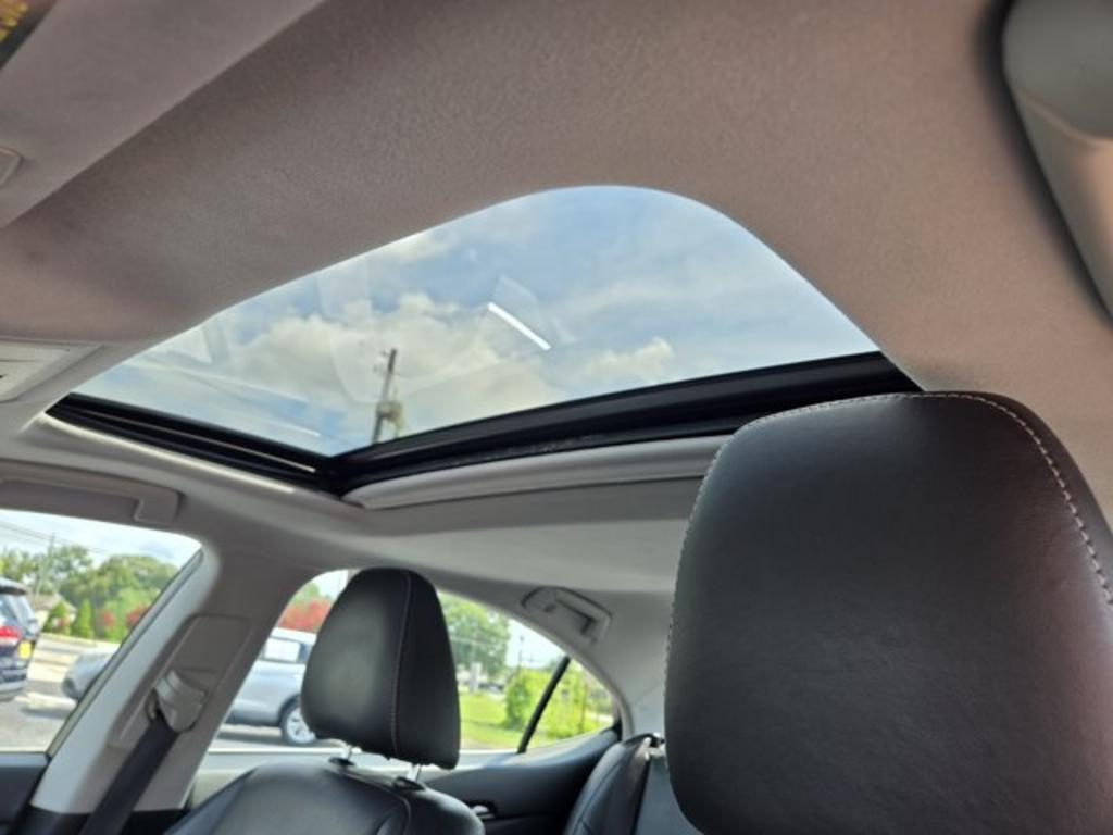 2016 Lexus ES - $15,995