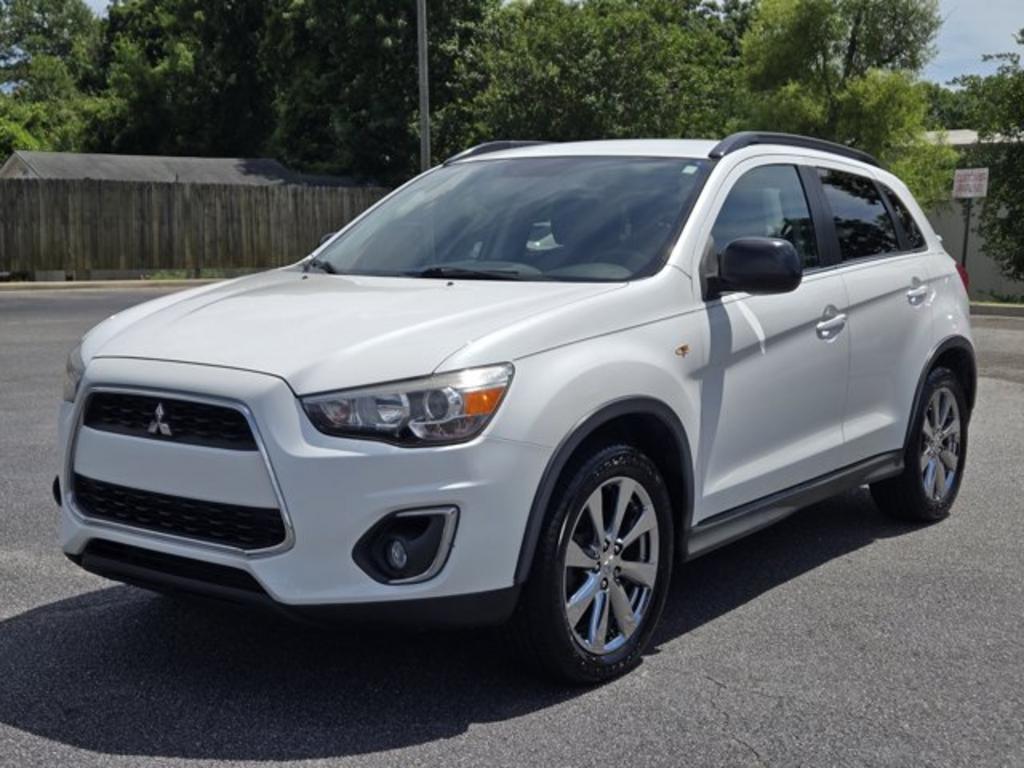 2013 Mitsubishi Outlander - $10,995