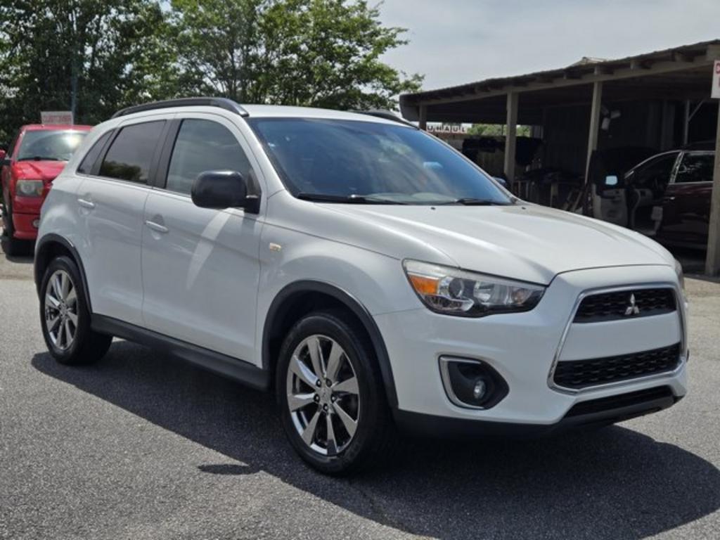 2013 Mitsubishi Outlander - $10,995