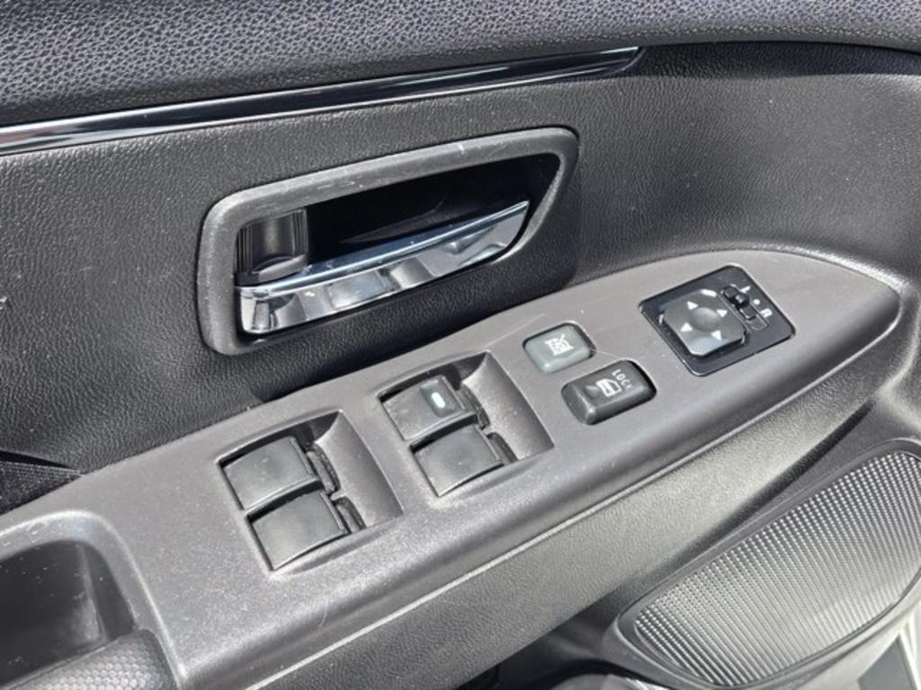 2013 Mitsubishi Outlander - $10,995