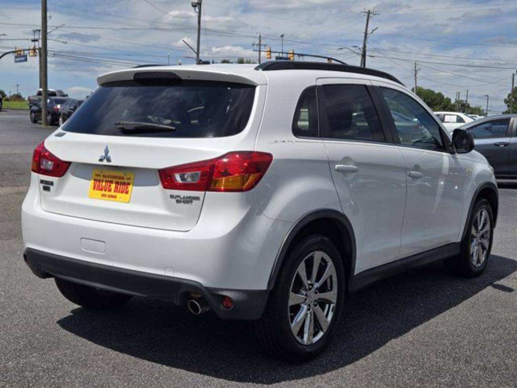 2013 Mitsubishi Outlander - $10,995