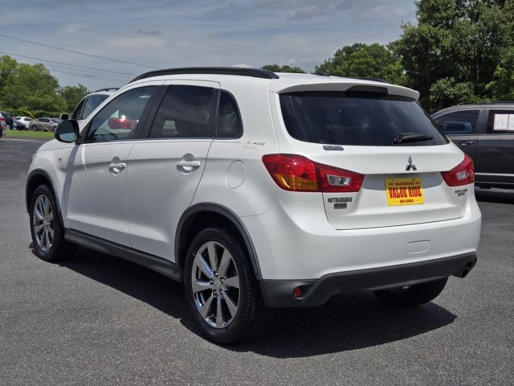 2013 Mitsubishi Outlander - $10,995