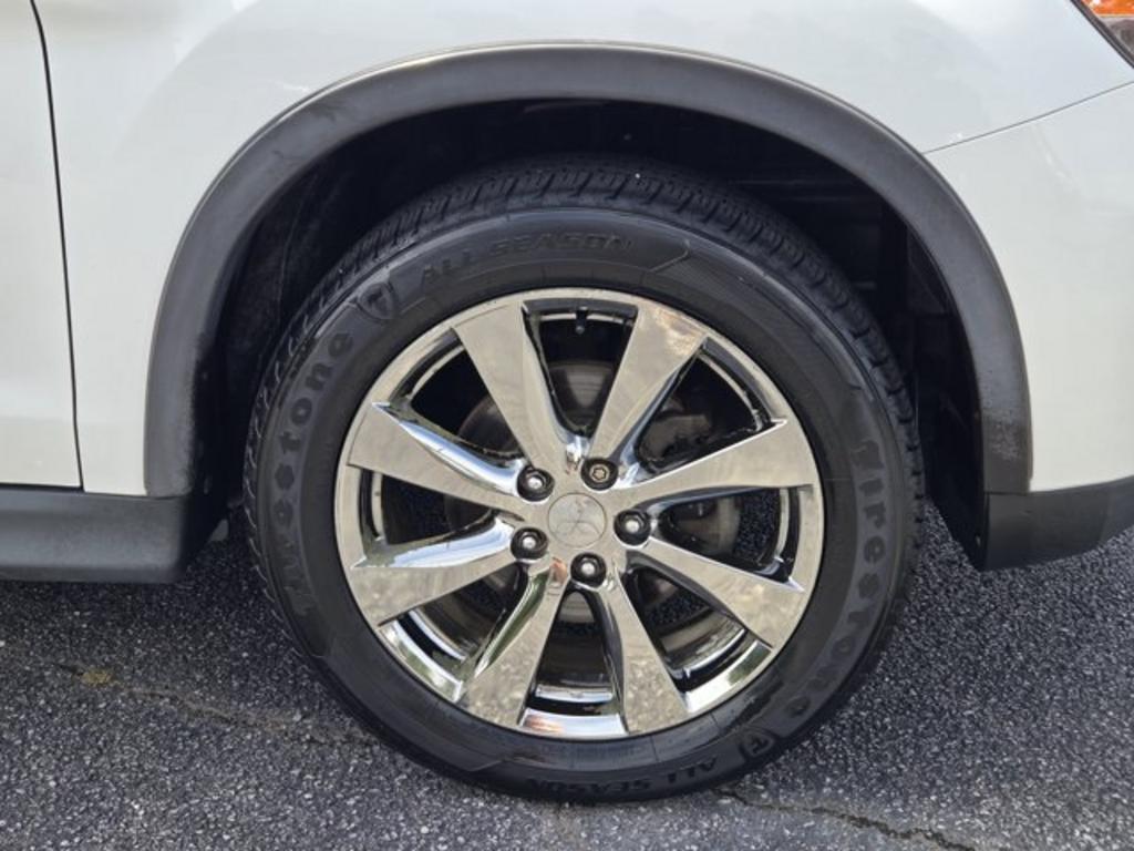 2013 Mitsubishi Outlander - $10,995