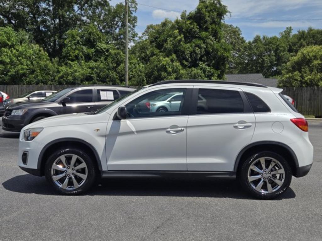 2013 Mitsubishi Outlander - $10,995