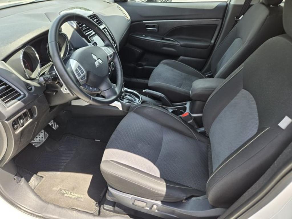 2013 Mitsubishi Outlander - $10,995