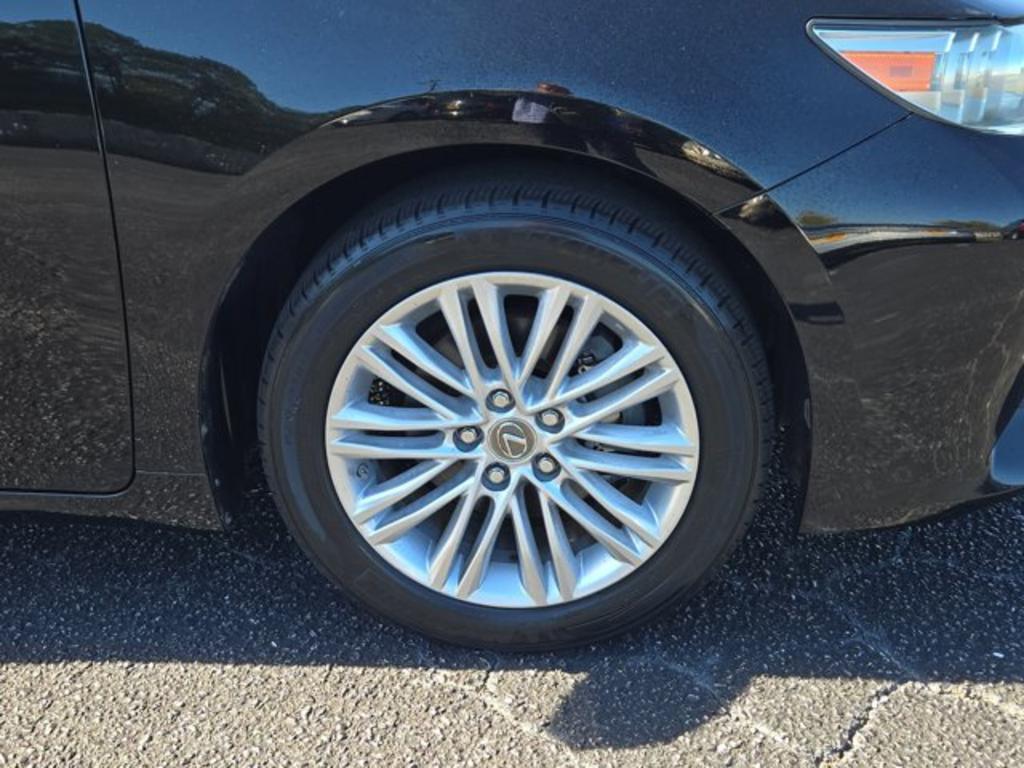 2013 Lexus ES - $12,995