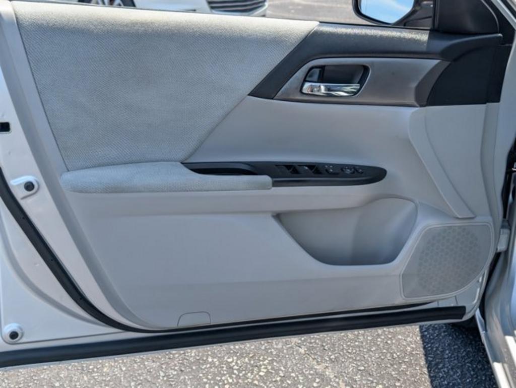 2013 Honda Accord - $12,995